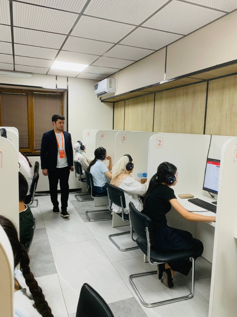 CD IELTS va SAT Imtihon Cabins